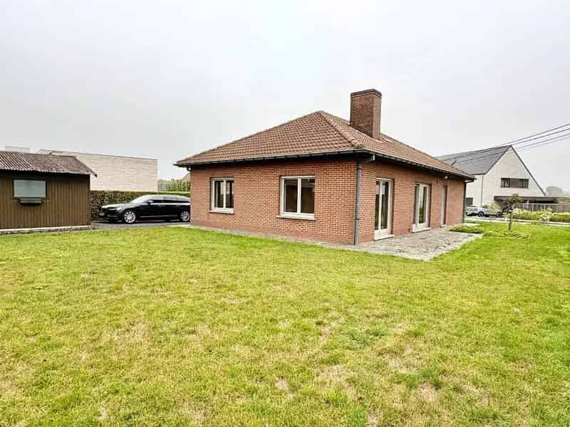 Gelijkvloerse villa in landelijke omgeving