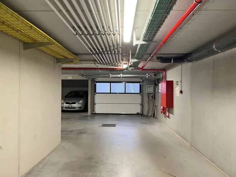 Nieuwe autostaanplaatsen en garagebox