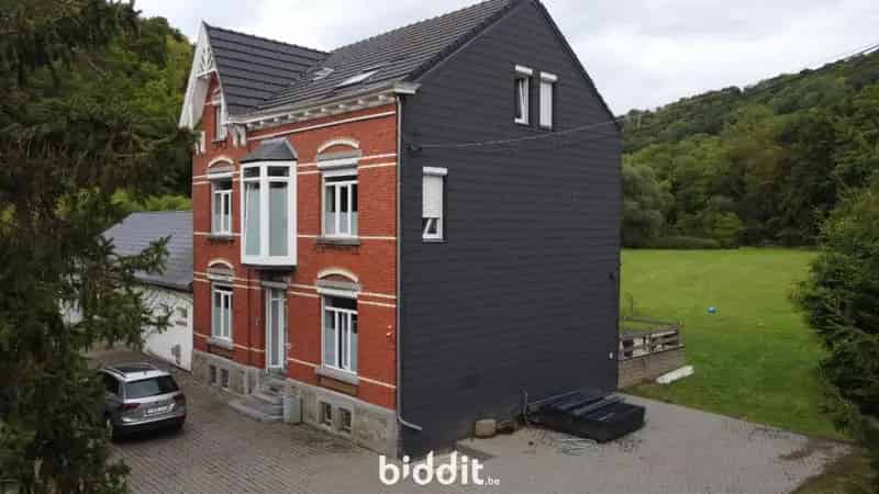 Ruime herenwoning met 7 slaapkamers en perceel van 7.858 m²