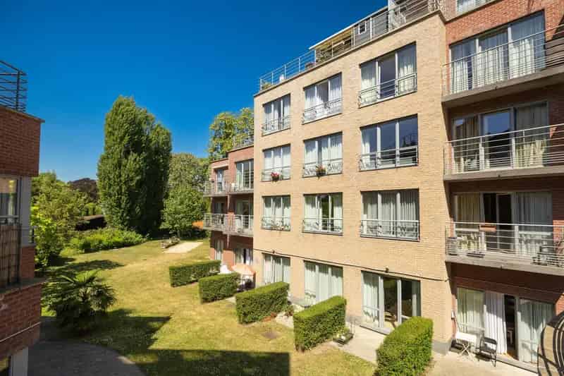 Serviceflat te huur nabij Globe voor 60+