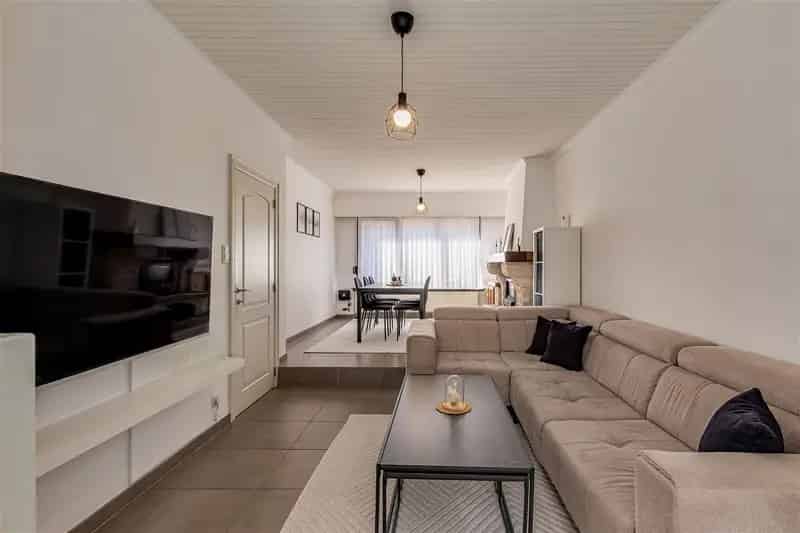 Instapklaar huis met 2 slpk en tuin