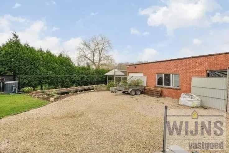 Veelzijdig renovatieproject met enorm potentieel op gunstige ligging