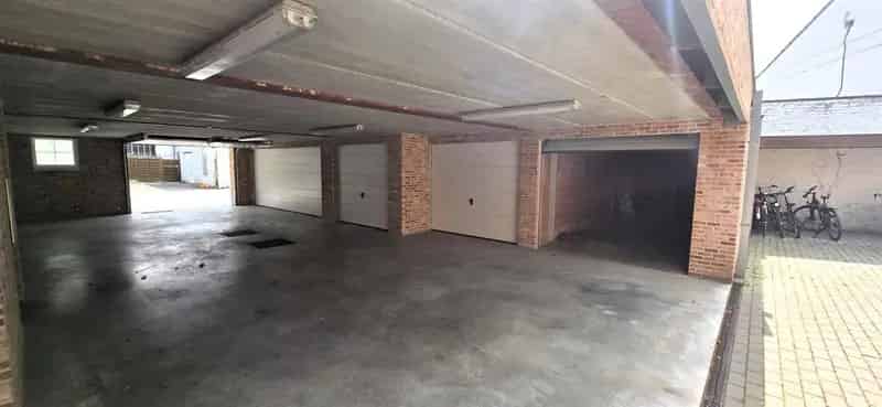 Garagebox - binnen - gesloten