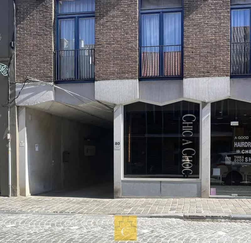 autostandplaats te huur in de Ezelstraat