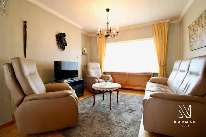 Stevige woning met 3 slaapkamers & uitweg in Bellegem