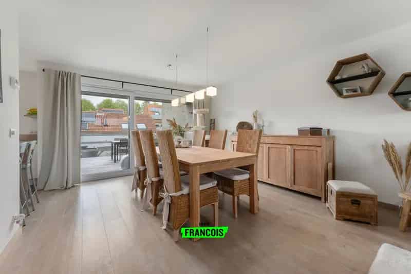 Instapklare en uitzonderlijk afgewerkte bel-etagewoning met 4 slaapkamers te koop in Blankenberge
