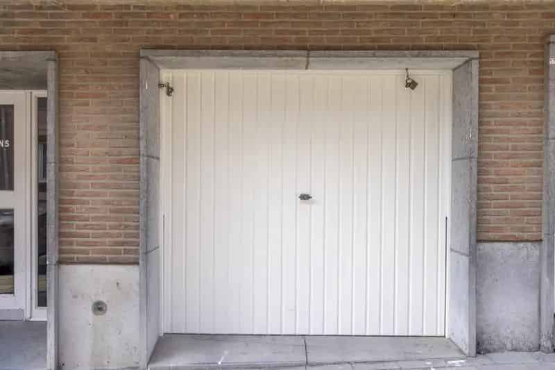 Gesloten garage voor één wagen te Anderlecht