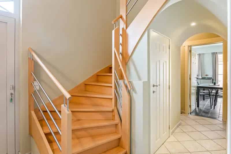 Huis te koop Wijnegem: Ruime 4 Slaapkamers, Tuin en Garage