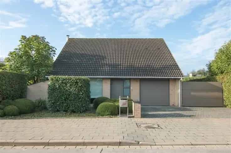 Villa te koop Marke: Instapklare Lichtrijke Villa met Jacuzzi en Zonnepanelen