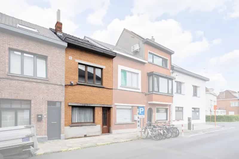 Te renoveren woning met tuin in Gentbrugge