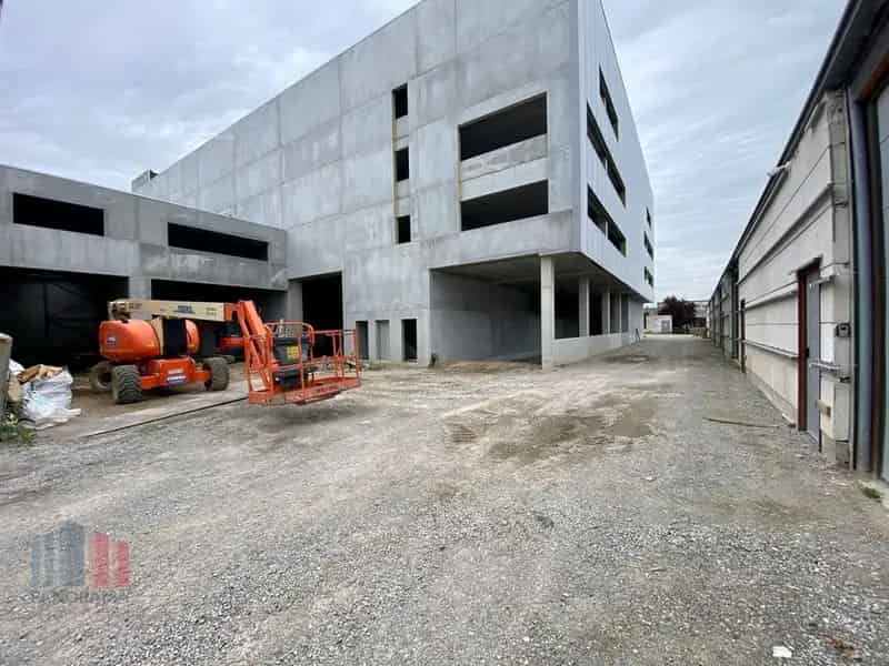 Nieuwbouw bedrijfsgebouw te huur in Beernemsteenweg Wingene