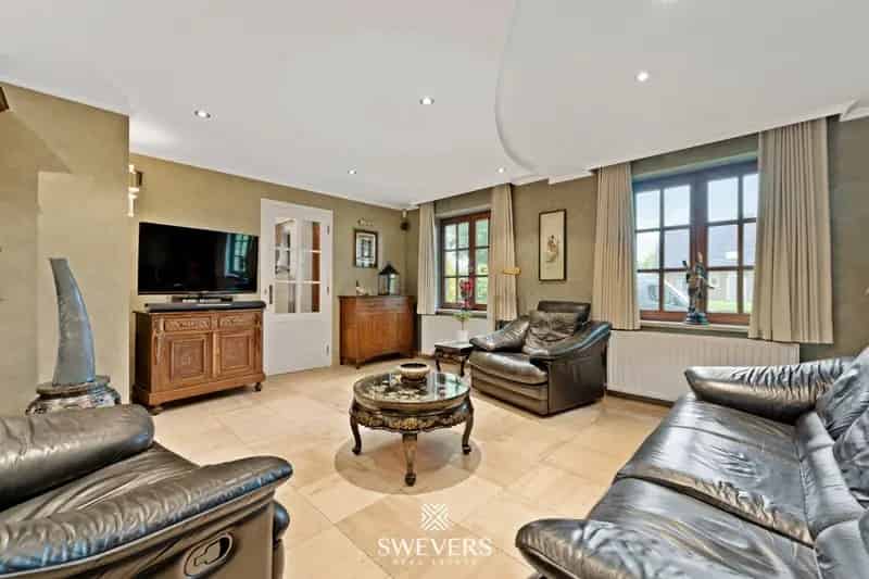 Ruime woning ( 345 m2 ) met 4 SLPK op prachtig perceel van 21a50ca