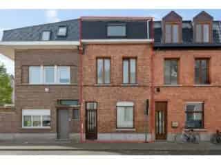 Huis te Koop Mechelen - Ruime woning nabij winkels