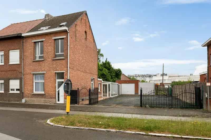 Halfopen bebouwing op een perceel van +- 873 m²