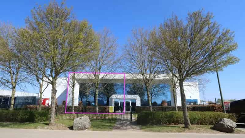 Kantoorgebouw te huur in Maasmechelen