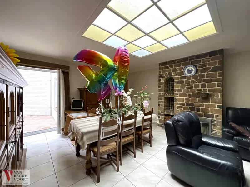 Appartement met handelsgelijkvloers 314 m²