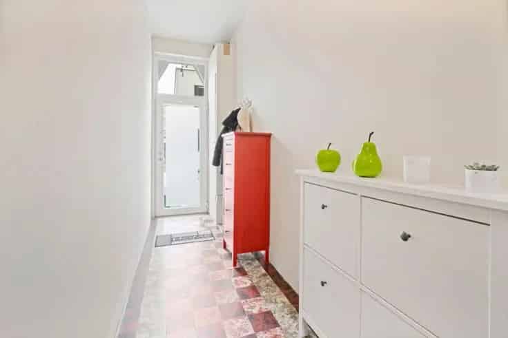 Huis Te Koop Elverdinge: Ruime woning met garage en tuin