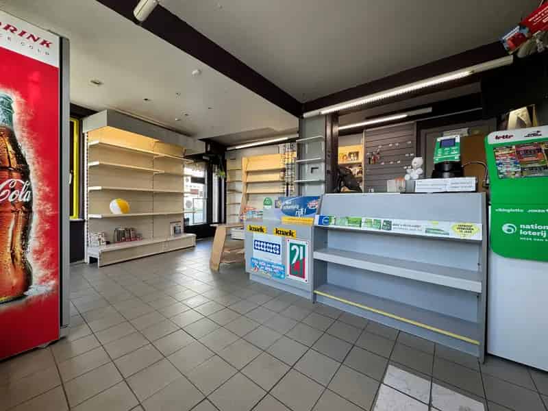 Handelsgelijkvloers 35m² met aankoop inboedel