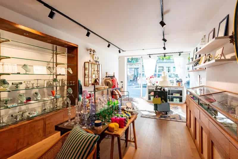 Instapklare winkel op de Oever