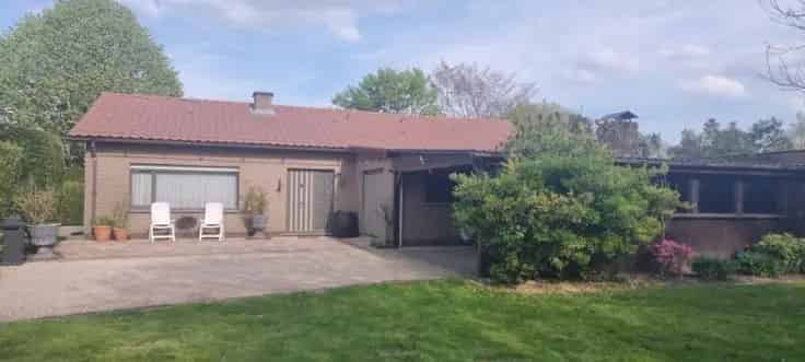 Bungalow Te Koop: 3 slaapkamers, grote tuin, renovatieproject