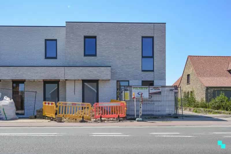 Halfopen nieuwbouwwoning met carport te Sleihage