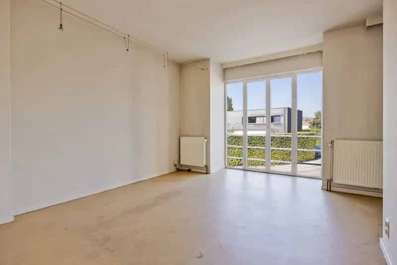 Opbrengsteigendom: 2 appartementen & garage met 3 parkings