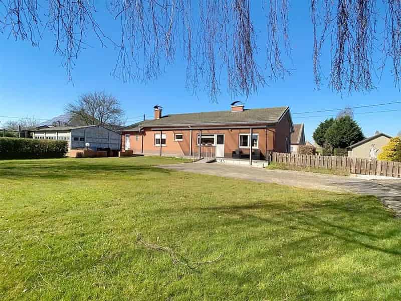 Ruime woning, 3 slpks, terras, tuin, garage, 13a 60ca