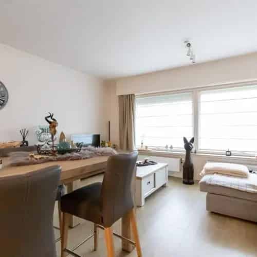 ZONNIG & INSTAPKLAAR HOEKAPPARTEMENT met 2 à 3 slaapkamers en GARAGEBOX