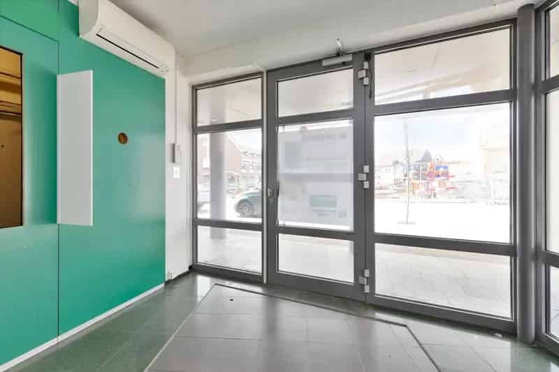 Handelspand met appartement en tal van mogelijkheden!