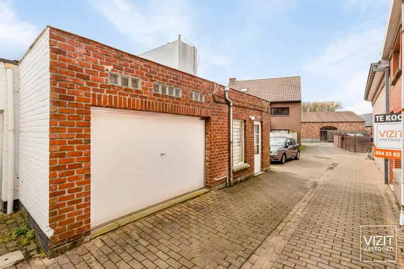 Volledig te renoveren woonhuis met garage