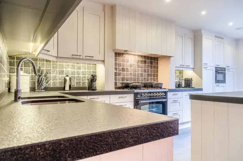 Stijlvolle en ruime gezinswoning met 5 slaapkamers op toplocatie in Linkeroever