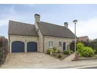 Villa te koop - Sint-Pieters-Leeuw RBT71110


In optie