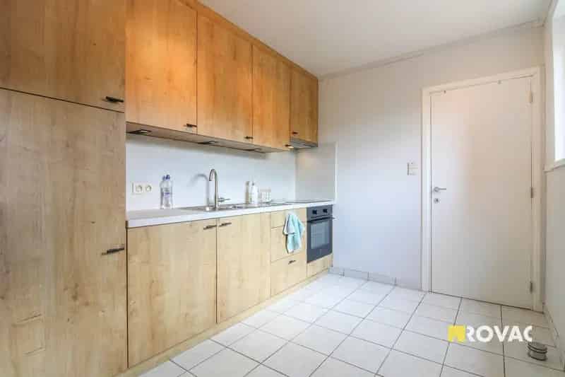 Landelijk gelegen alleenstaande woning met weide!