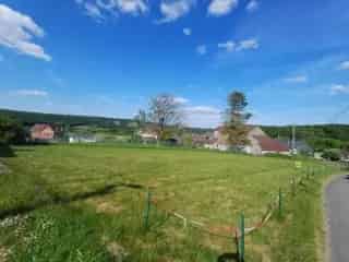 Bouwgrond Nismes 867m² - Droomwoning in Rustige Omgeving