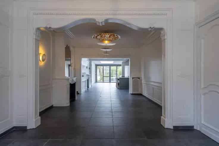 Huis Te Koop Kortrijk 5 slaapkamers Gerenoveerd