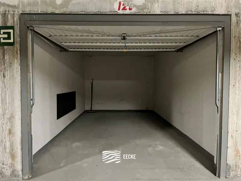 Parking - gesloten garagebox