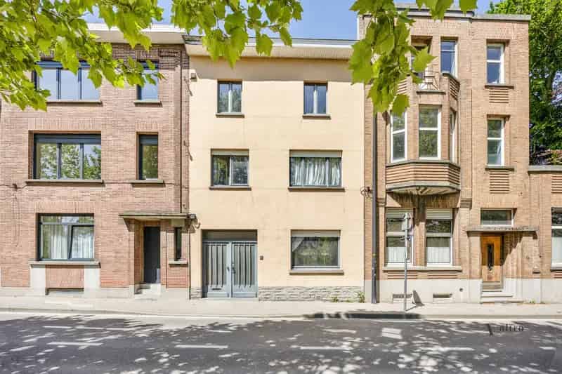 Huis te huur Ronse: 6 slaapkamers, 2 leefruimtes