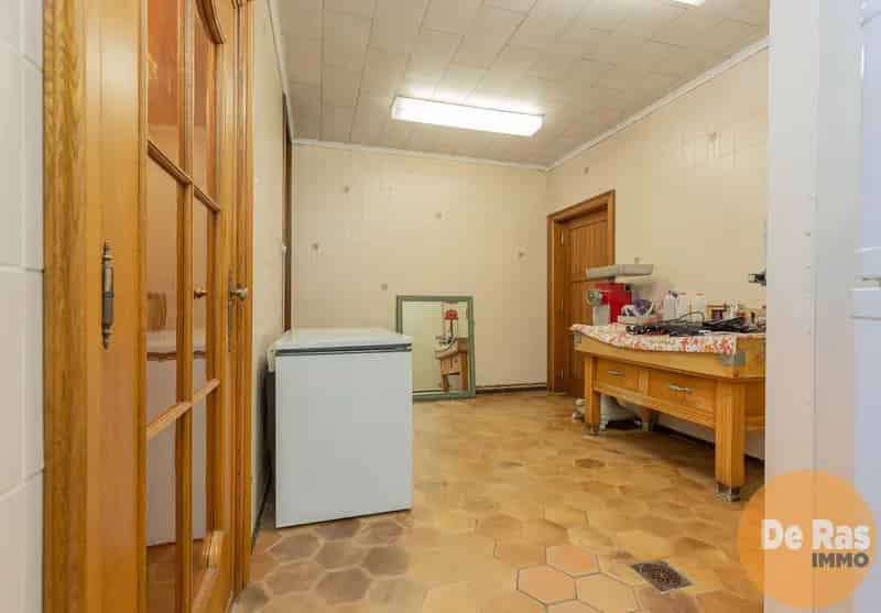 WETTEREN - Te renoveren woning in centrum met 3 slaapkamers