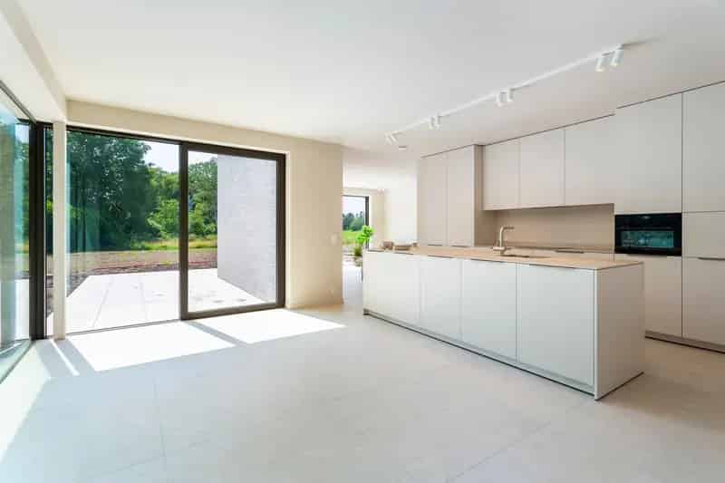 luxueuze nieuwbouwvilla met 3 slpks, garage en riante tuin