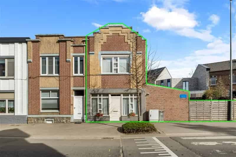 KNUSSE WONING MET GARAGE VLAKBIJ HET CENTRUM VAN TONGEREN