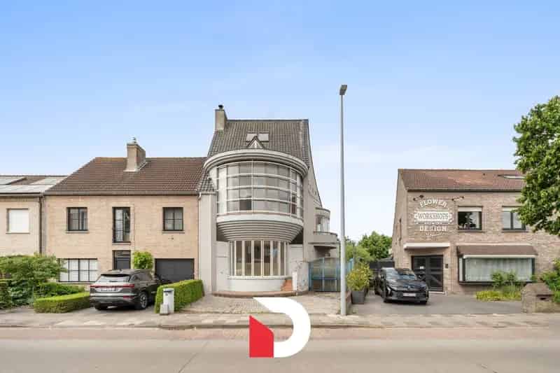 Unieke te renoveren architectenwoning met 5 slk te Sint-Kruis Assebroek