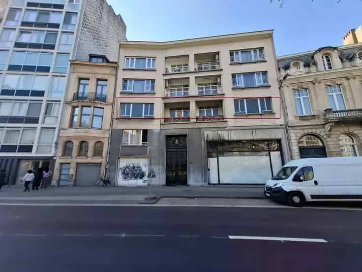 Appartement Te Koop te renoveren met terras