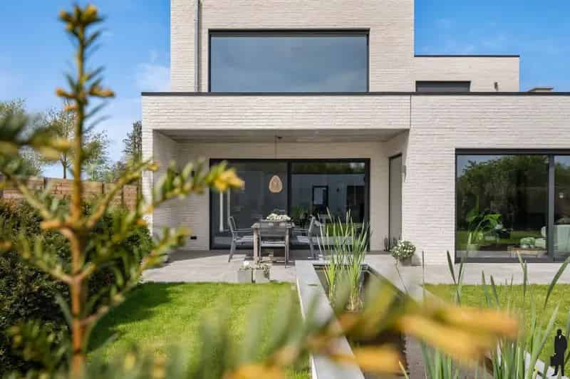 Moderne villa op een perceel van ca. 800 m²