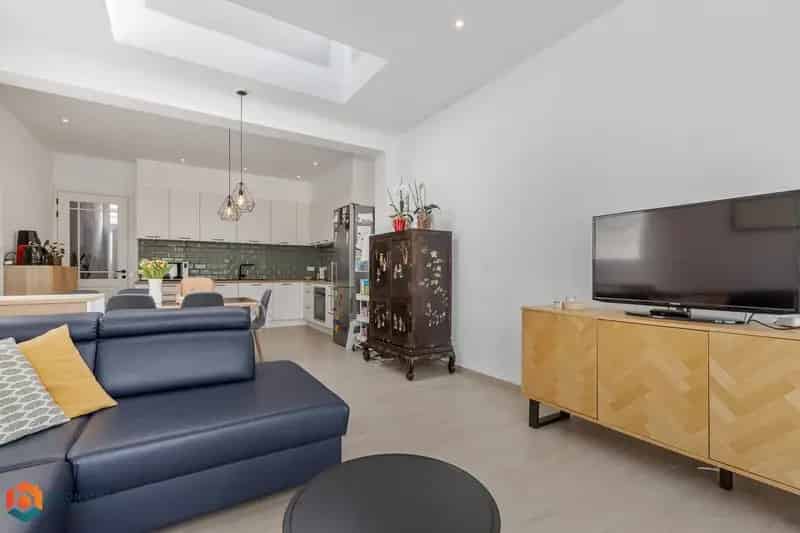 Gerenoveerde woning met 3 slpkrs en zonnig terras in hartje Mechelen