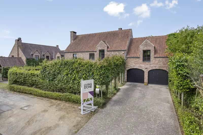 Stijlvolle villa op 09a 68ca te Chaumont-Gistoux.