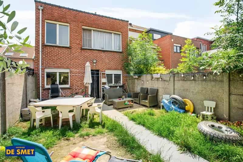 Te renoveren bel-etage voor een groot gezin nabij centrum