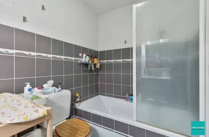 Duplex met 2 slaapkamers & 2 extra zolderkamers