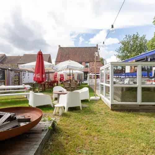 BRUISENDE ZOMERBAR / PASSAGE VELO met woonst op MAGNIFIEKE LOCATIE