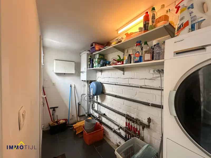 Instapklare woning met 3 slk en leuke stadstuin te Aalst!