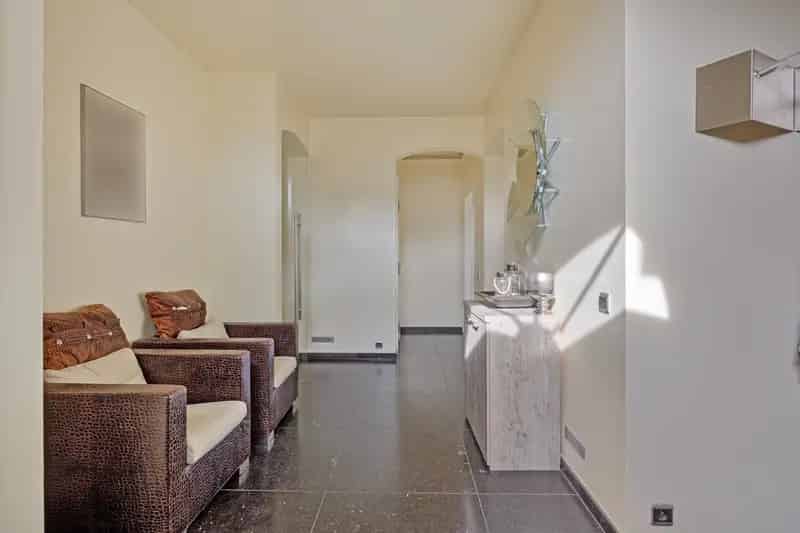 Luxueuze gelijkvloerse villa met zwembad en poolhouse op een riant perceel van 3.234 m²